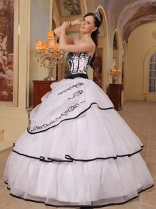Fabulous Black and White Organza Satin Sweet 16 Dresses with Embroidery