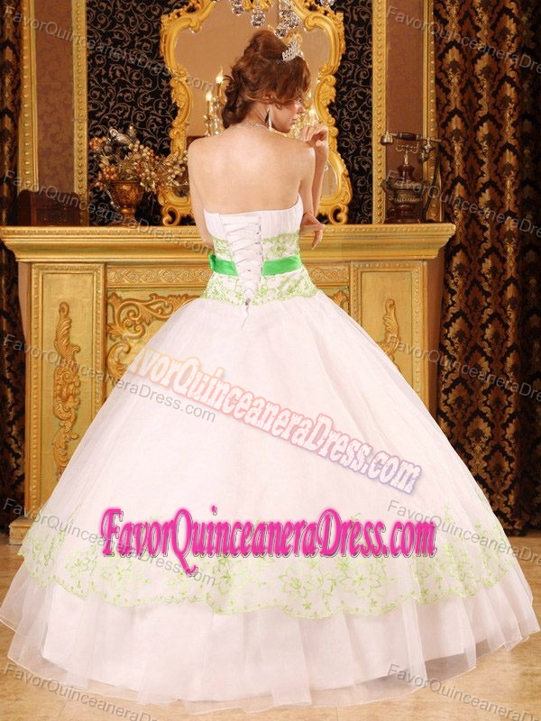 Ball Gown Strapless Floor-length Organza Appliqued Quince Dresses in White