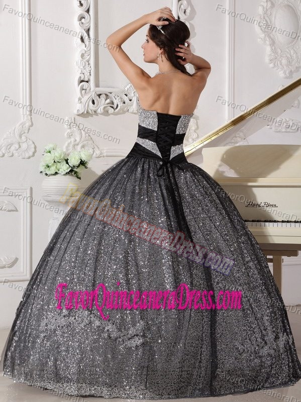 Vintage Sweetheart Silver Floor-length Sequin Quinceanera Dress with Appliques
