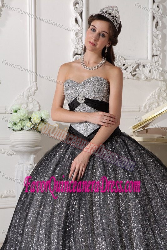 Vintage Sweetheart Silver Floor-length Sequin Quinceanera Dress with Appliques