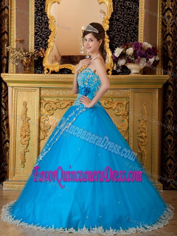 Tulle Lace Appliqued Quinceanera Gowns with Beads and Ruffles in Blue