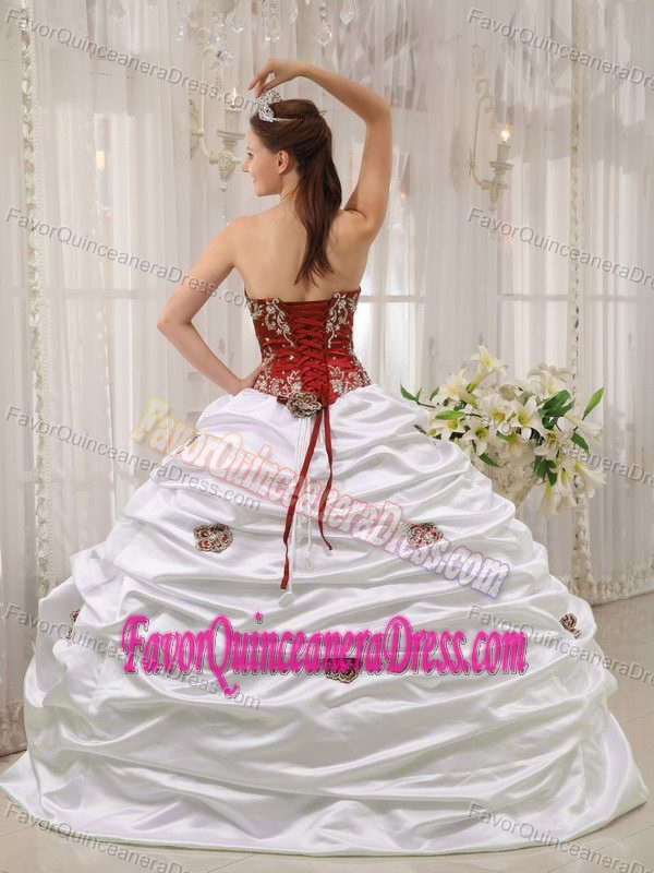 Embroidery Sweetheart Burgundy and White Satin Chic Sweet Sixteen Dresses