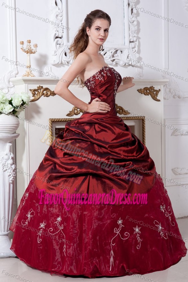 Chic Red Strapless Taffeta and Organza Quince Dress with Embroidery