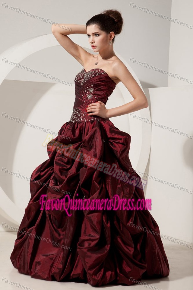 Elegant Burgundy Sweetheart Taffeta Dress for Quince with Pick-ups