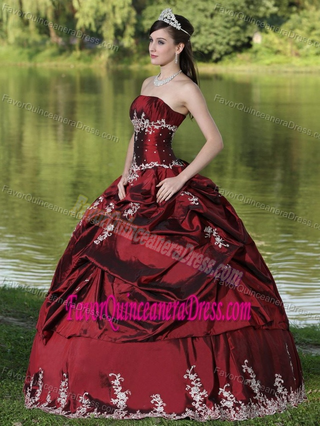 Custom Made Satin Burgundy Dresses for Quinceanera with Pick-ups