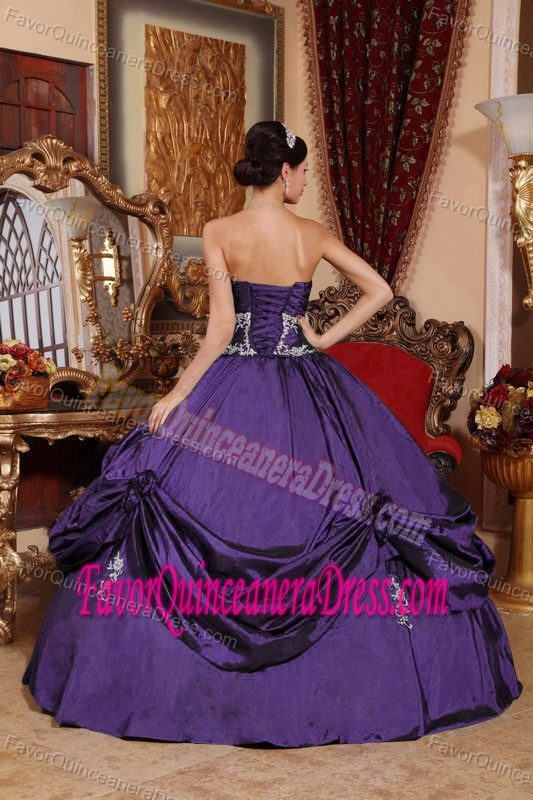Modern Elegant Purple Ball Gown 2014 Quinceanera Dresses with Embroidery