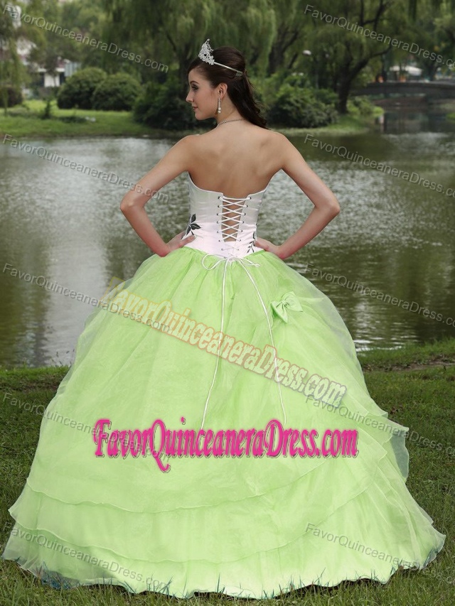 Latest Yellow Green Organza Sweet 16 Dresses with Embroidery and Bow