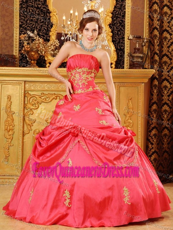 Red Strapless Sweet Sixteen Quinceanera Dresses Made in Taffeta with Pick-ups