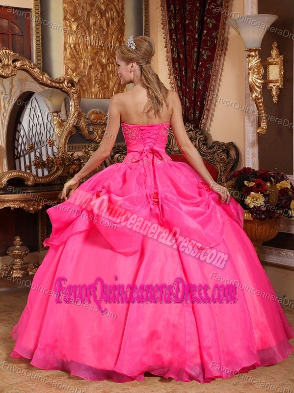 Sweetheart Floor-length Taffeta and Organza Quinceanera Gown with Flowers