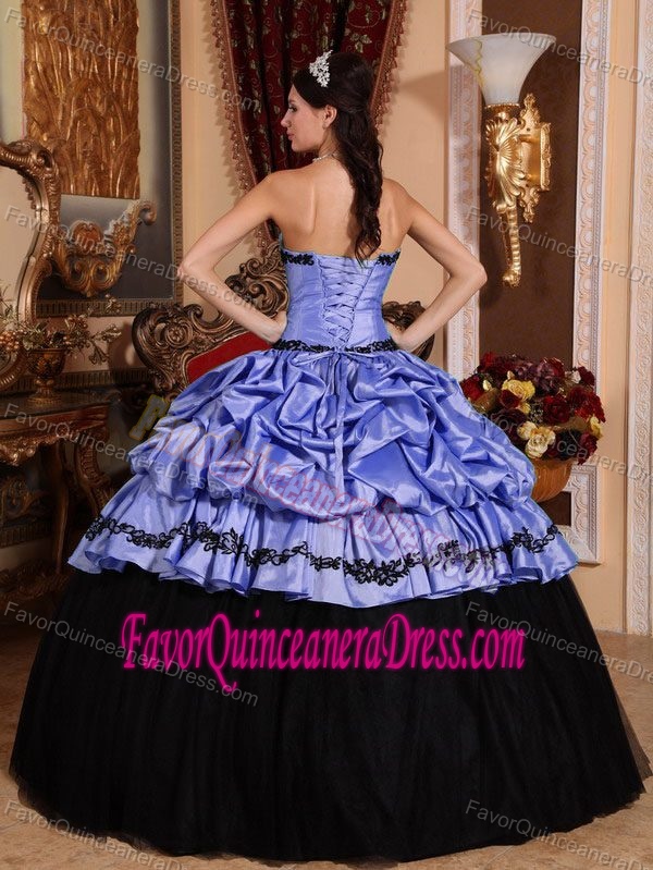 Strapless Ball Gown Lavender Taffeta Appliqued Quinceanera Dress with Pick-ups