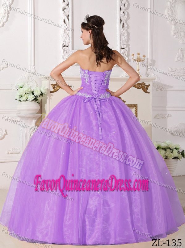 Beautiful Lavender Organza Quinceanera Gown Dresses with Appliques