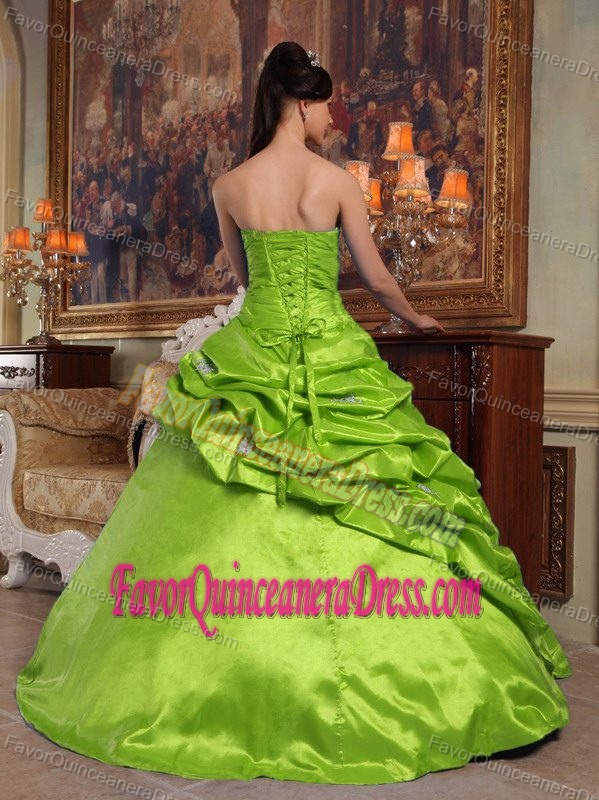 Elegant 2014 Taffeta Spring Green Beaded Sweetheart Quinceanera Dresses