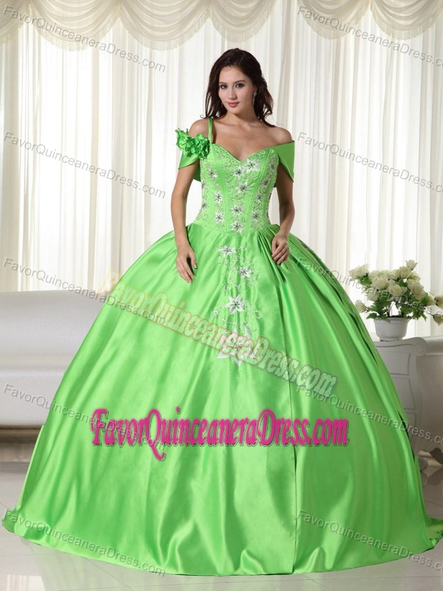 Off the Shoulder Spring Green Taffeta Embroidery Sweet 16 Quince Dresses
