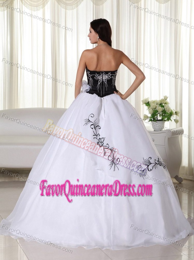 Wholesale Black and White Dresses for Quince with Embroidery and Flowers