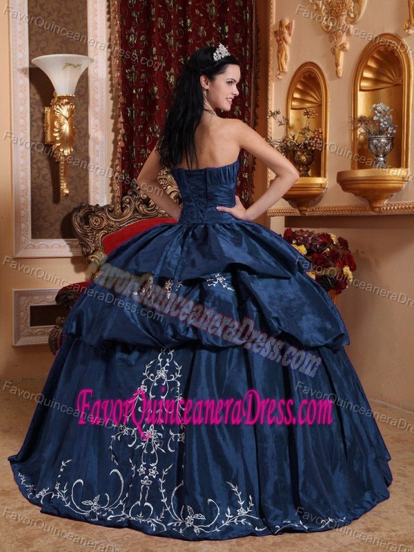 Navy Floor-length Taffeta Embroidery for Quinceanera Gowns with Sweetheart