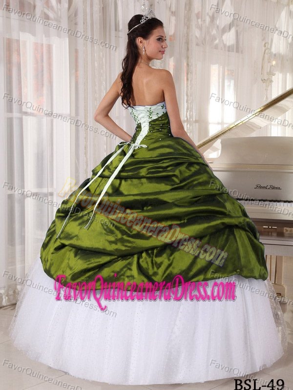 Pretty Strapless Embroidery Quinceanera Dresses with Taffeta and Tulle