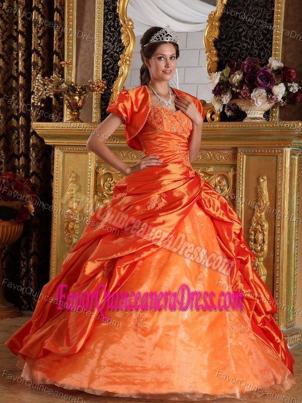 Luxurious Ball Gown Sweetheart Taffeta Quinceanera Dresses with Pick-ups