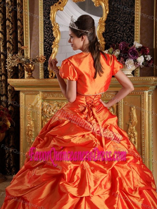 Luxurious Ball Gown Sweetheart Taffeta Quinceanera Dresses with Pick-ups