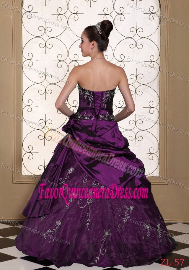Hot Sale Taffeta Organza Purple Sweet 15 Quinceanera Dress with Embroidery