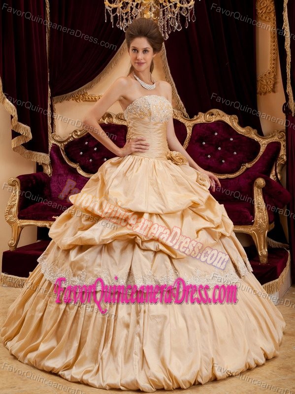 Good Quality Strapless Appliqued Champagne Quince Dress with Pick-ups