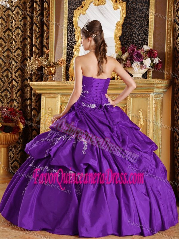 Purple Ball Gown Strapless Floor-length Taffeta Dress for Quince with Appliques
