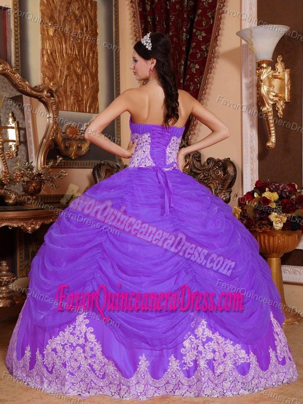 Strapless Floor-length Organza Beaded Ball Gown Quince Dresses in Purple