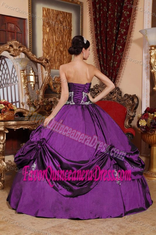 Eggplant Purple Ball Gown Satin Appliques Dresses for Quince with Sweetheart