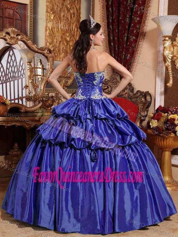 Sweetheart Floor-length Taffeta Quinceanera Gown Dress with Appliques