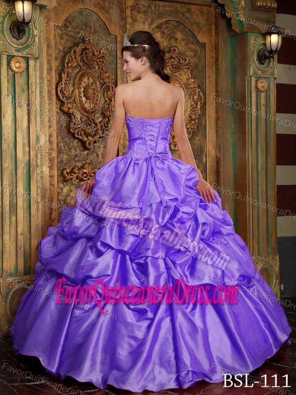Purple Sweetheart Appliqued Dress for Quinceaneras in Taffeta and Tulle Lace