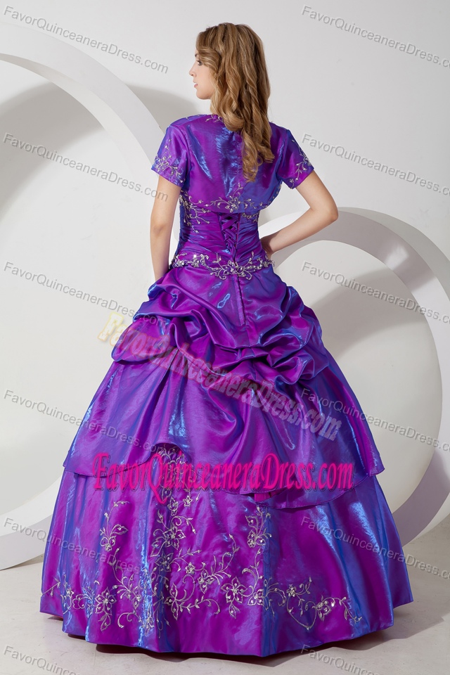 Elegant Strapless Taffeta Quince Dresses with Embroidery in Purple