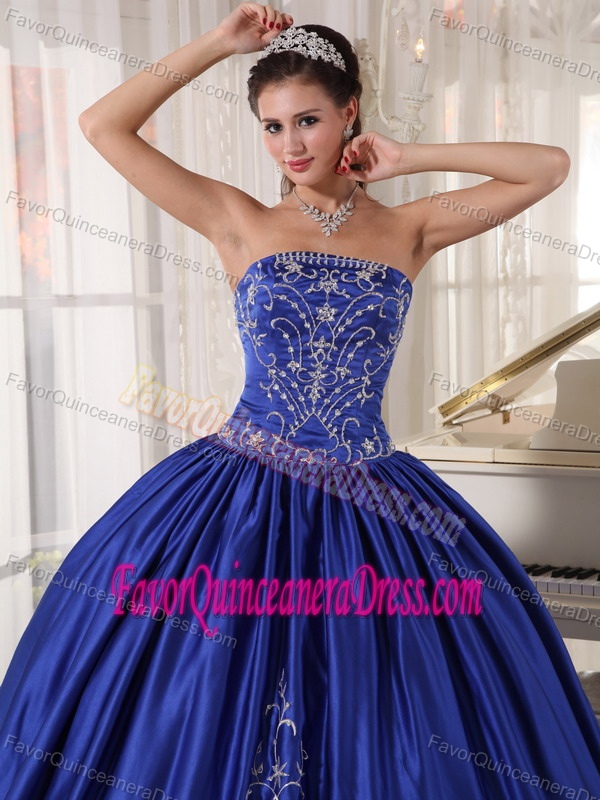 Noble Blue Strapless Sweet Sixteen Dresses in Satin with Embroidery