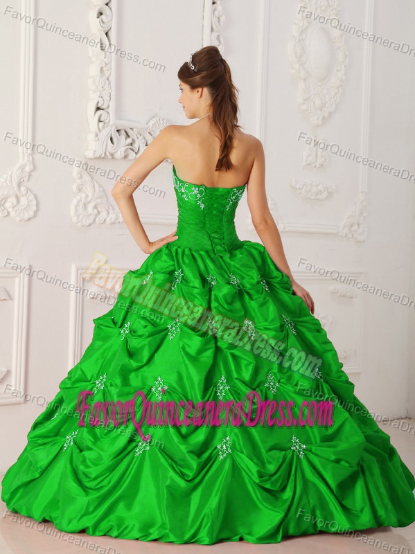 Fashionable Green Beaded Taffeta Quinceanera Dresses with Appliques 2013