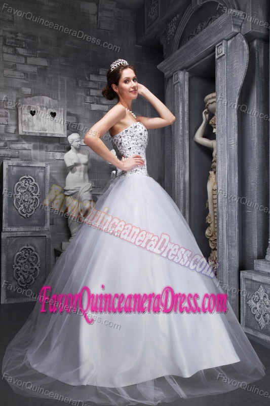 Pretty Sweetheart Floor-length Taffeta and Tulle White Sweet 16 Dress with Beading