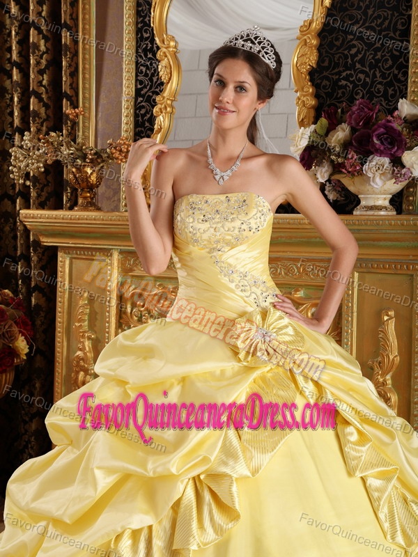 Lovely Taffeta Yellow Quinceanera Gown Dresses with Flower and Beading