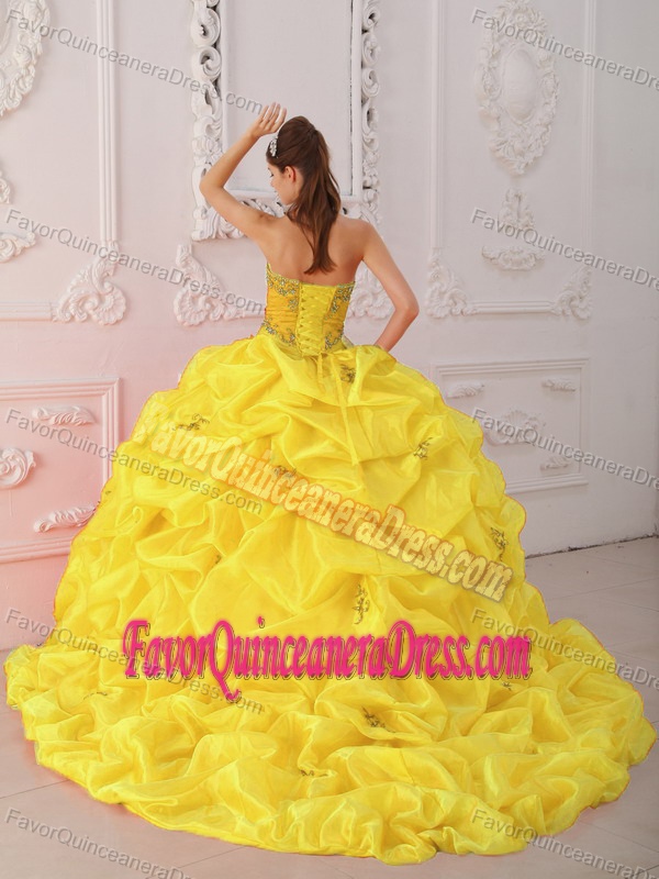Gorgeous Yellow Ball Gown Taffeta Quinceanera Dresses with Beading