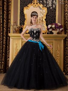 Appliqued Floor-length Strapless Black Tulle Quinceanera Dresses with Blue Sash