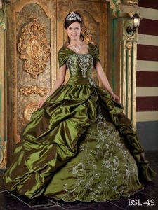 Allure Quinceanera Dresses in Olive Green Strapless Taffeta Embroidery