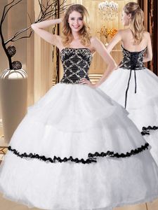 Dazzling White Organza Lace Up Strapless Sleeveless Floor Length Quinceanera Dresses Beading